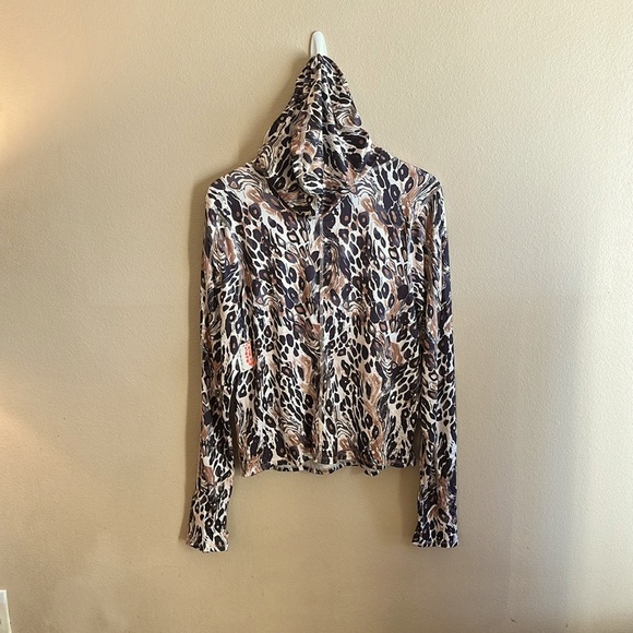 Free People Printed Layer Long Sleeve Top With Hood Faded Leopard Combo Size XL - Picture 6 of 15